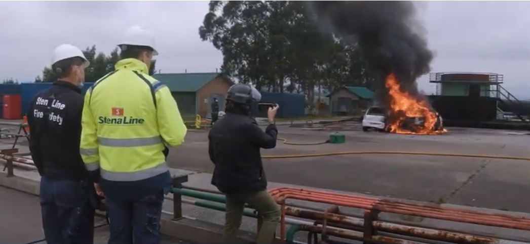 Movie: LASH FIRE tests on fire fighting electric cars